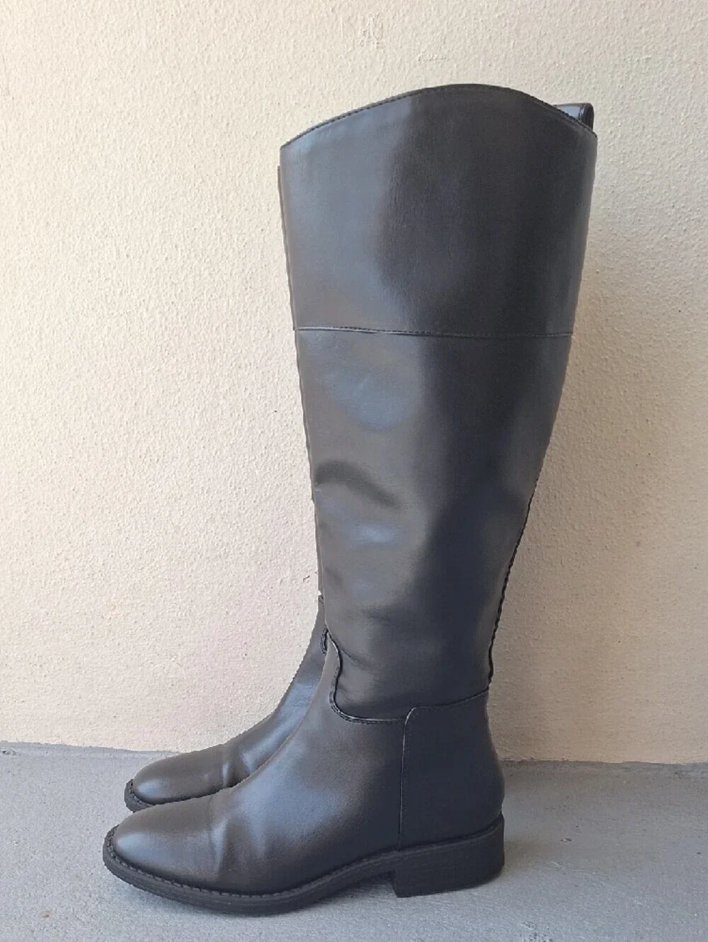 Unisa Classic Black Tall Full Zip Closure Boots Women's Chelsea Style Size 6 M